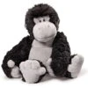 Nici 48392 Gorilla Milo 25cm Plüsch Kuscheltier Schlenker Wild Friends -Nici 48392 01 HA Frei 2048x1722