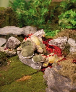 Nici 48814 Dinosaurier Fossily 35cm Liegend Plüsch Kuscheltier Dino GREEN 17 Nici 48814 Dinosaurier Fossily 35cm Liegend Plüsch Kuscheltier Dino GREEN -Nici 48811 12 48814 Milieu 1697x2048 1